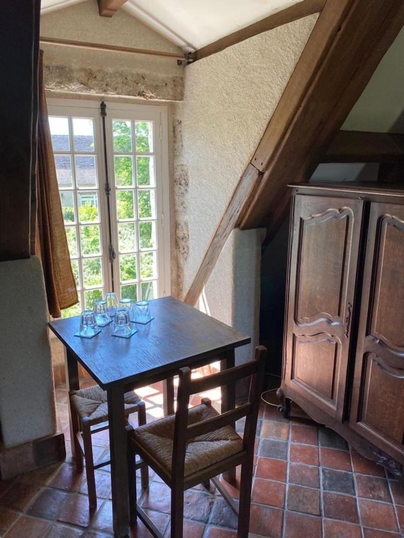 Chateau De Montrame Soisy-Bouy Rum bild