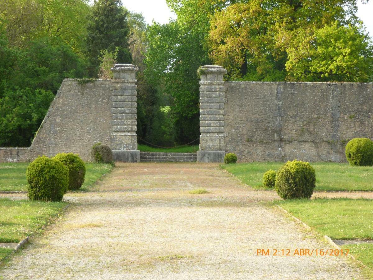 Chateau De Montrame Soisy-Bouy Exteriör bild