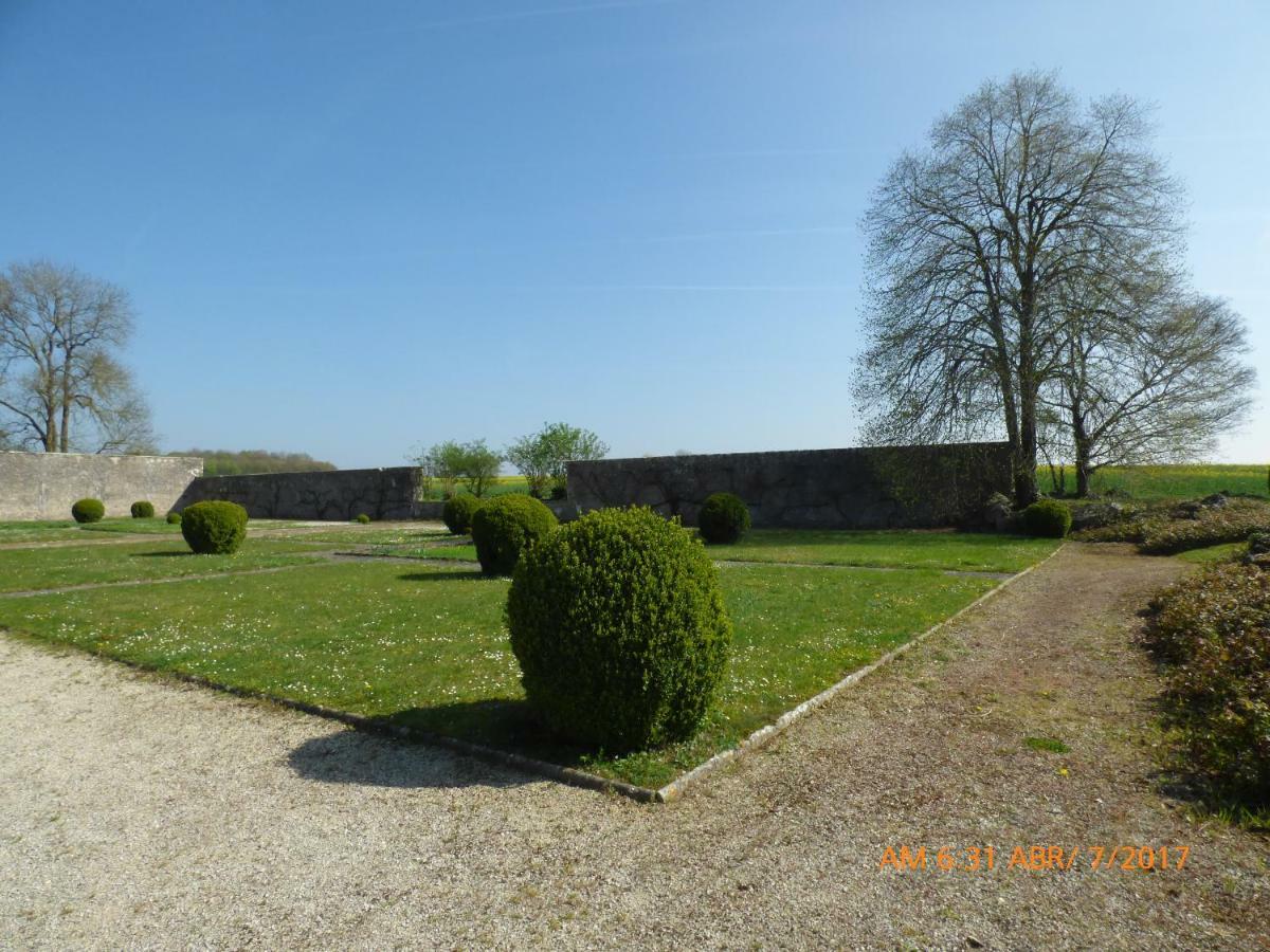 Chateau De Montrame Soisy-Bouy Exteriör bild